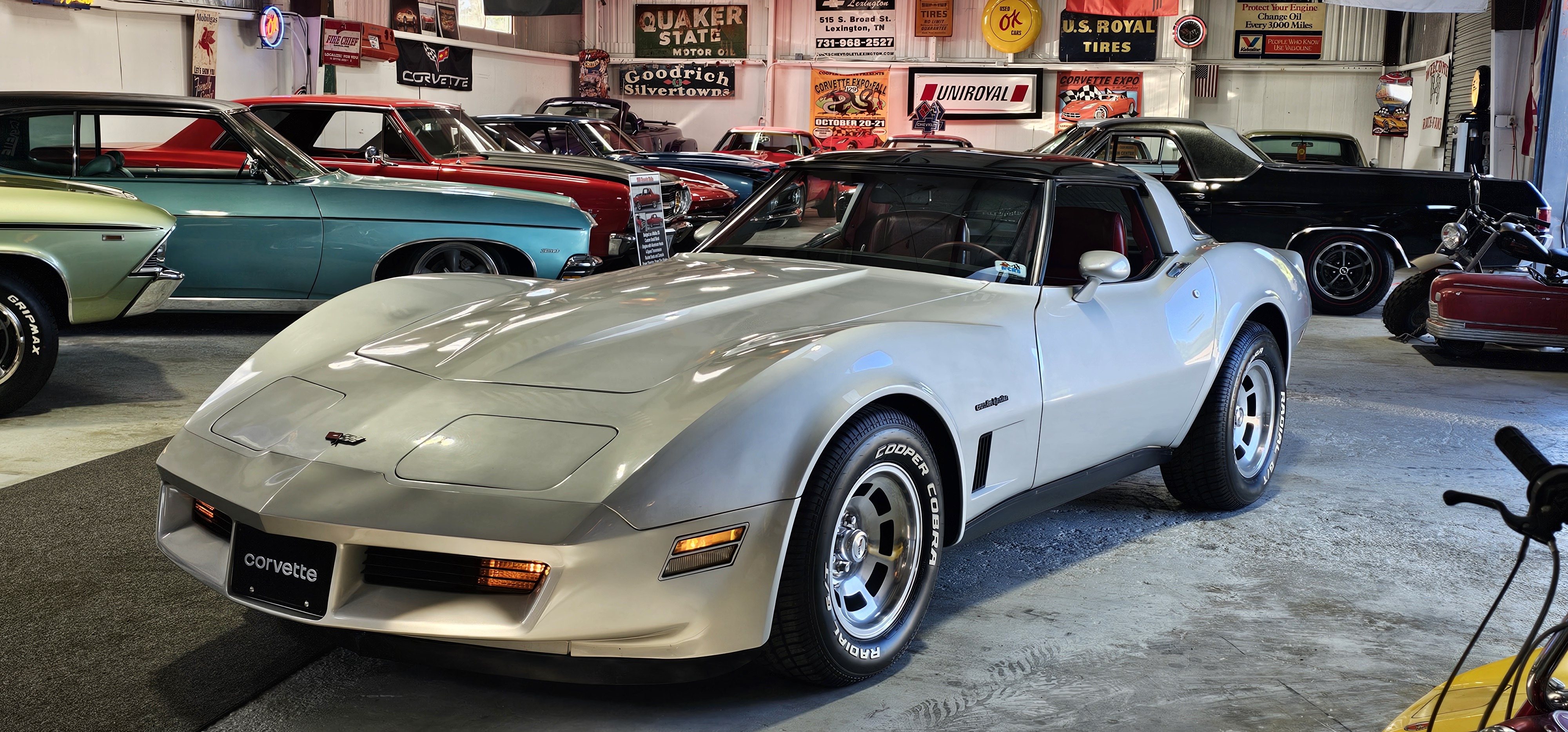 1982 CHEVROLET CORVETTE 1