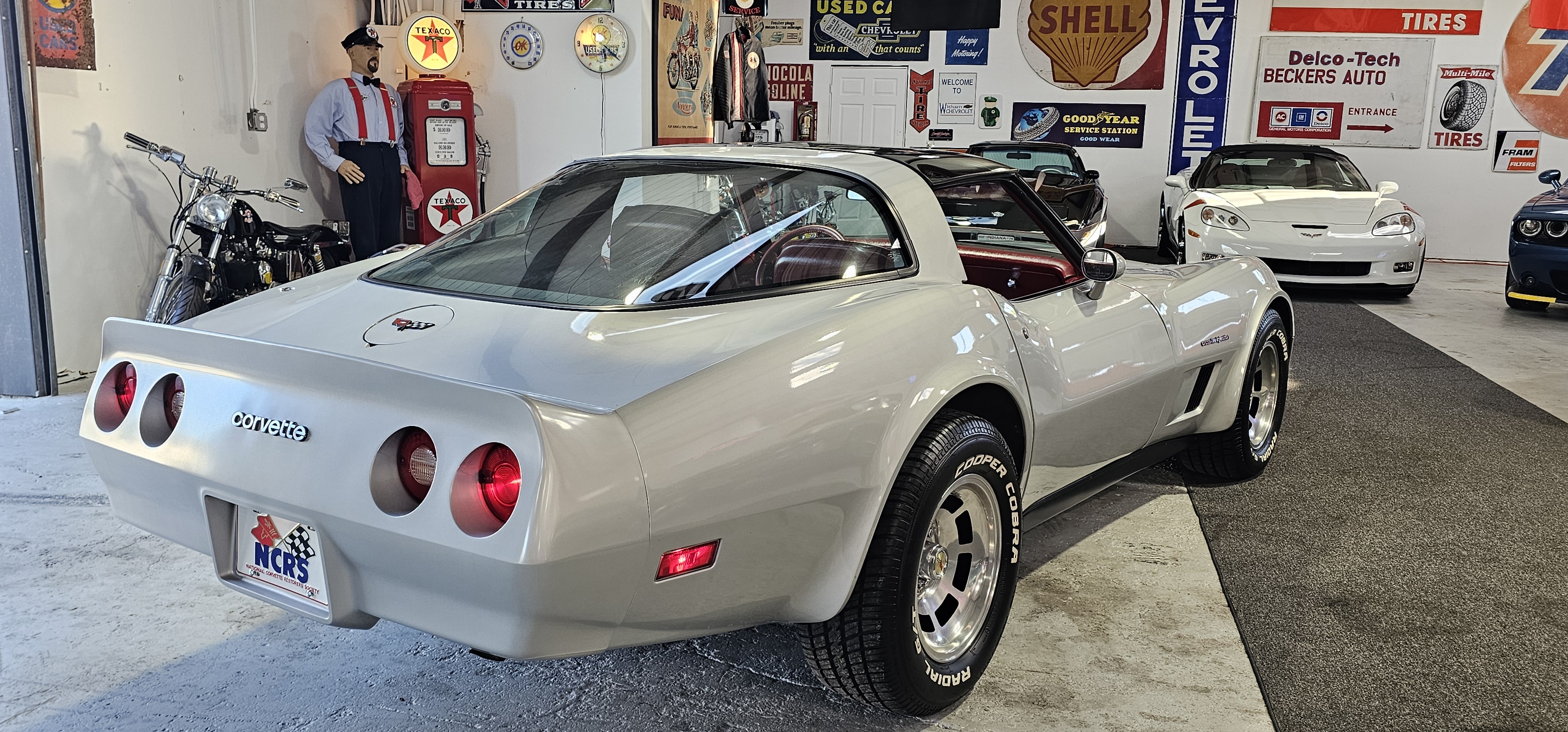 1982 CHEVROLET CORVETTE 8