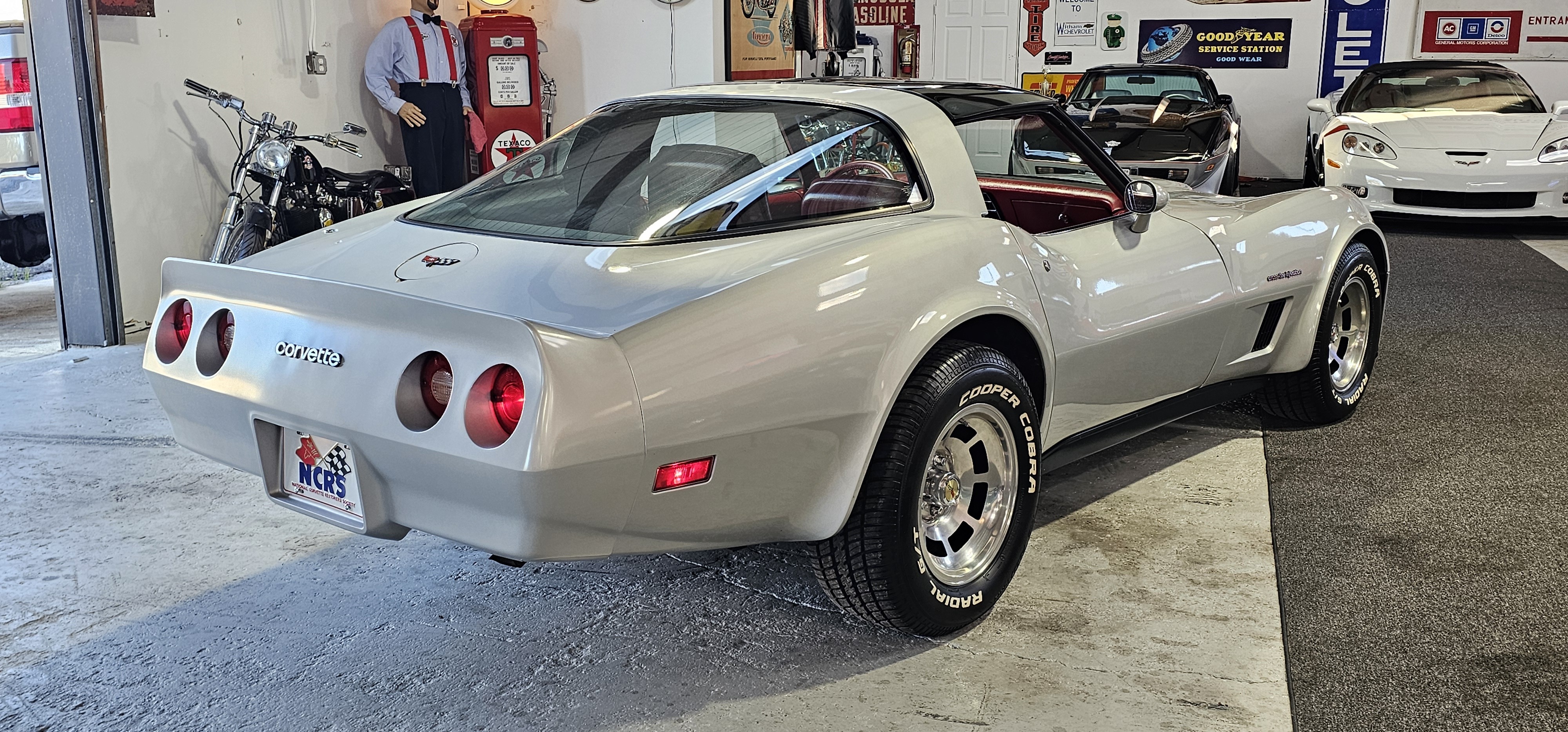 1982 CHEVROLET CORVETTE 12