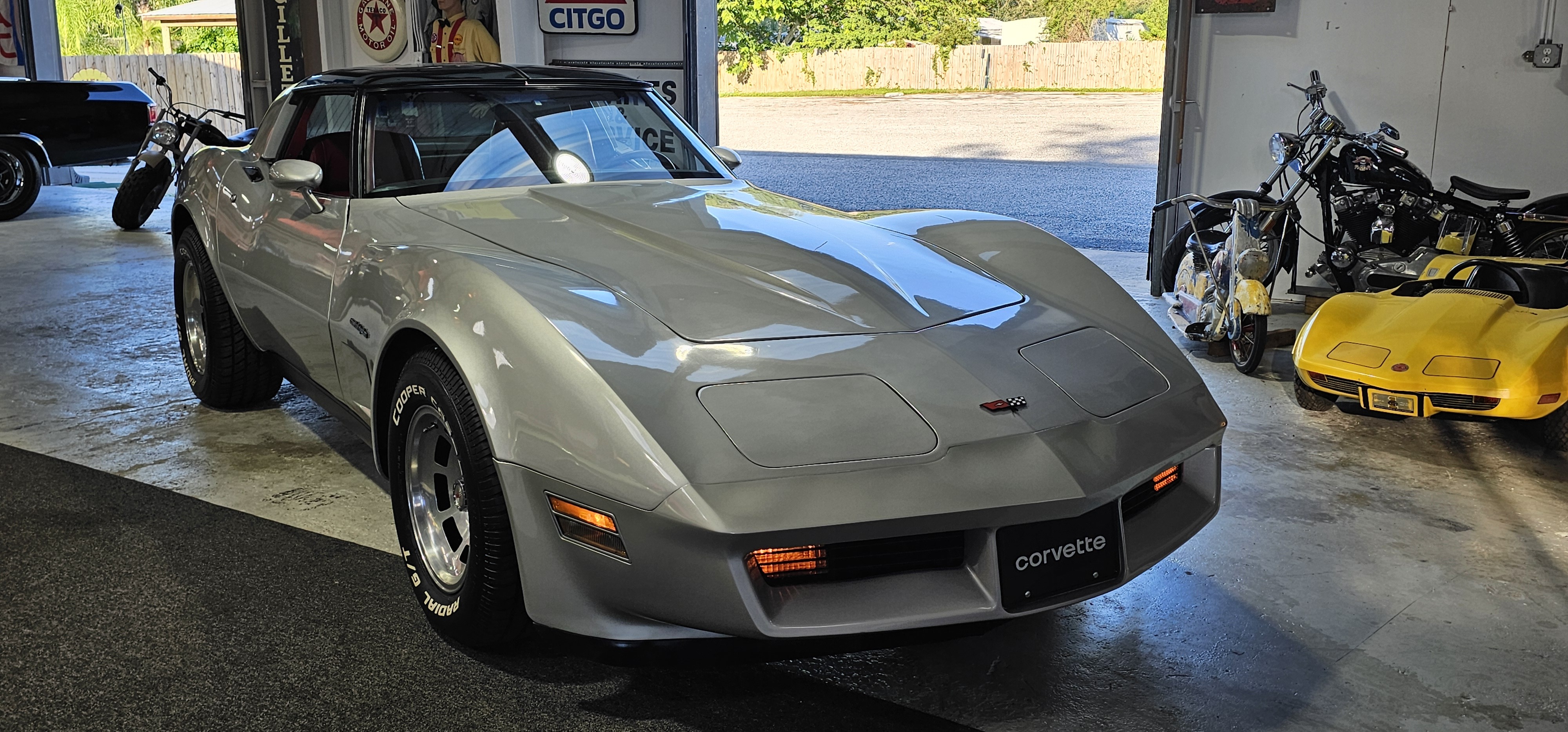 1982 CHEVROLET CORVETTE 13
