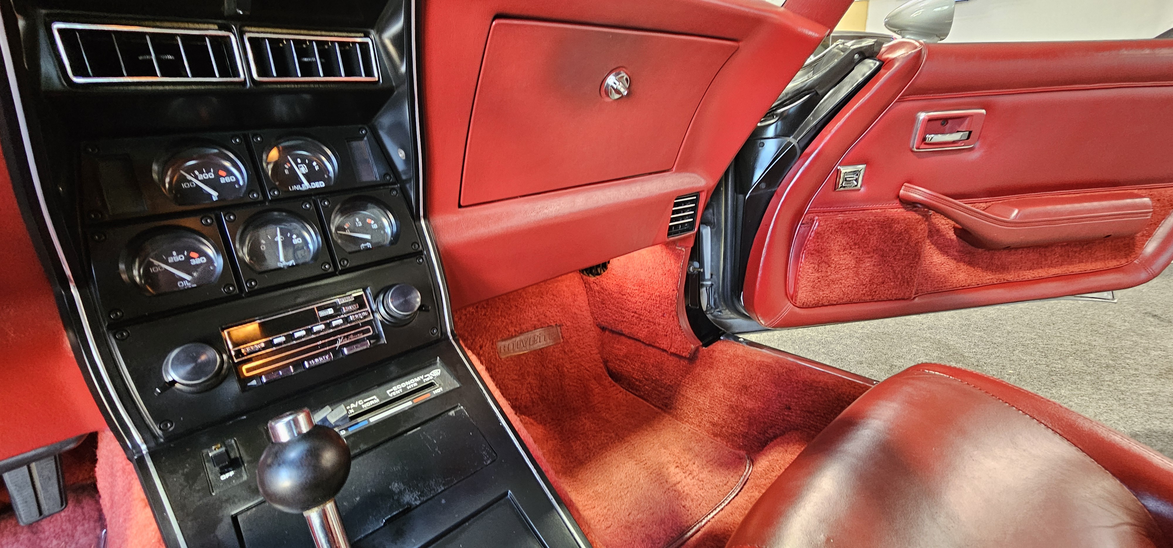 1982 CHEVROLET CORVETTE 54