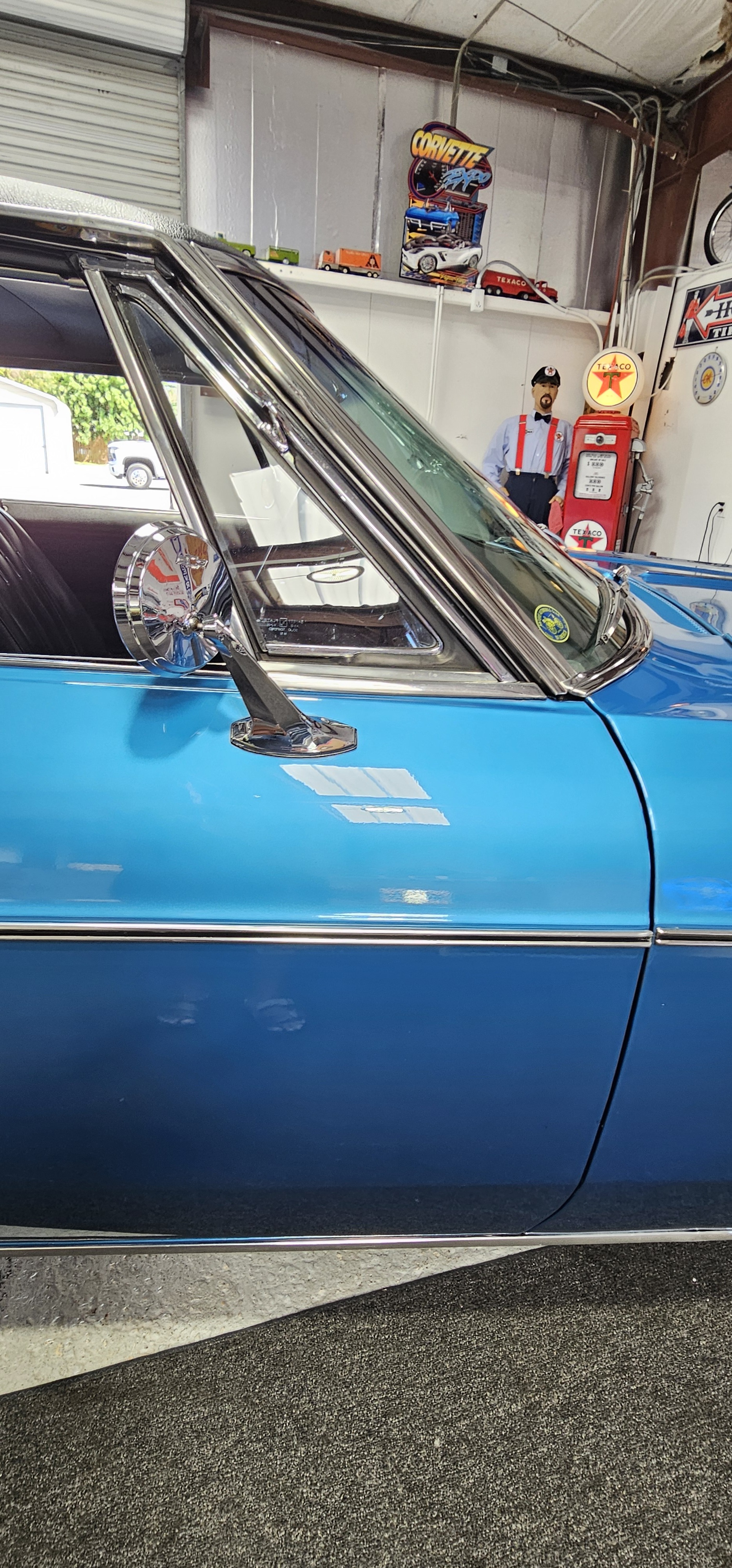 1966 CHEVROLET IMPALE 37