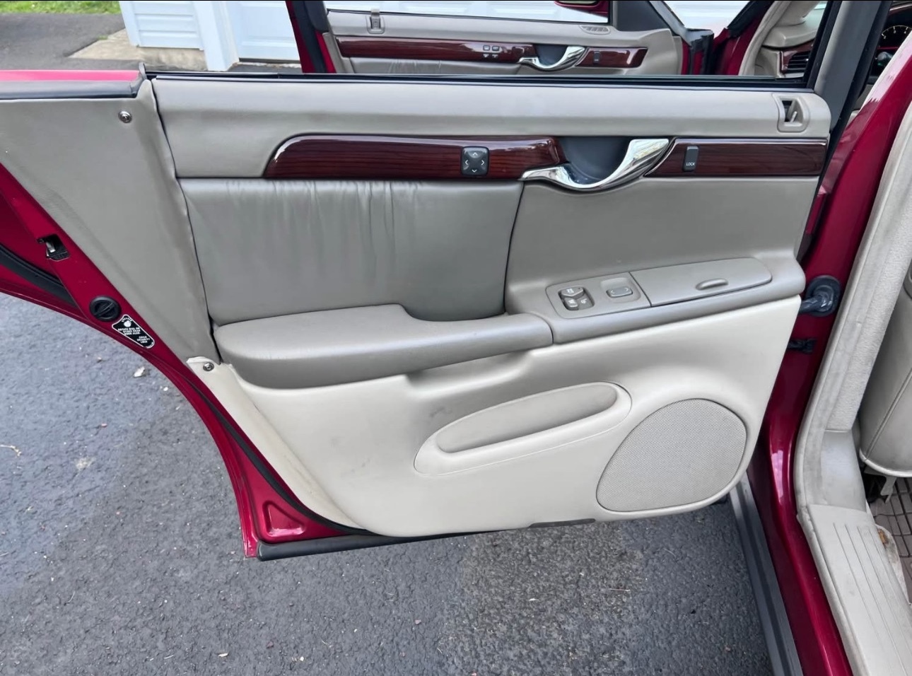 2001 Cadillac deVille 19