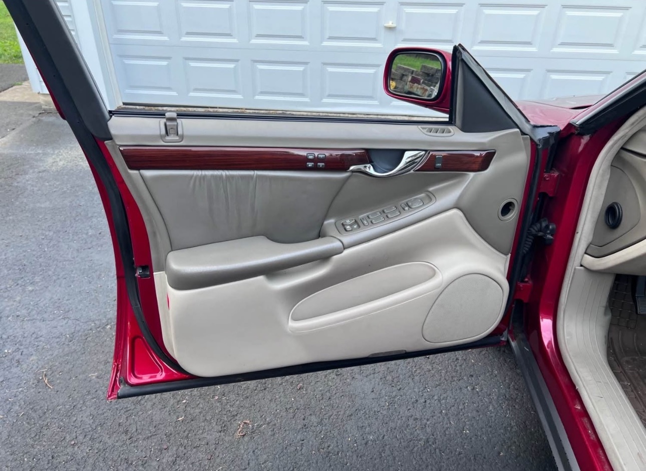 2001 Cadillac deVille 18