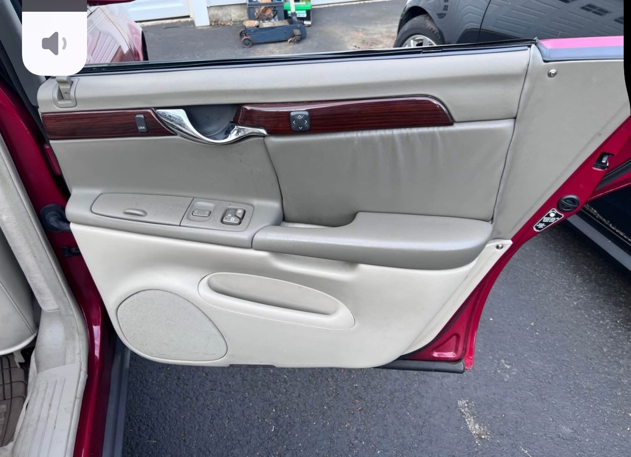 2001 Cadillac deVille 21