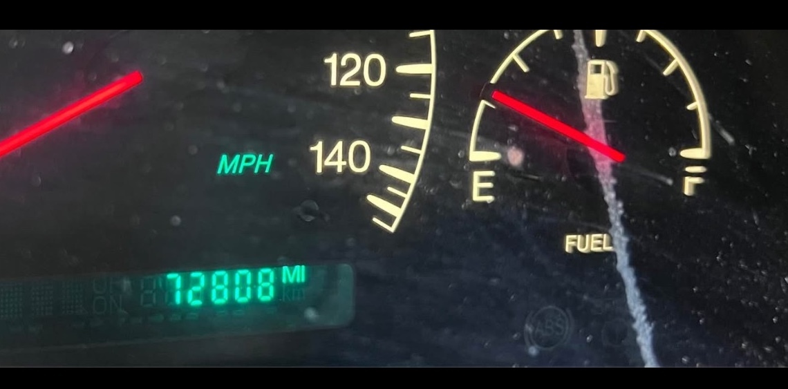 2001 Cadillac deVille 24