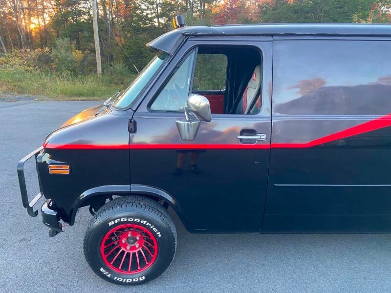 1984 GMC Vandura 32