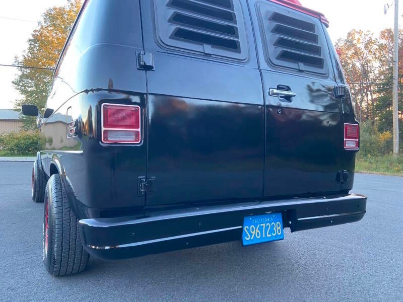 1984 GMC Vandura 38