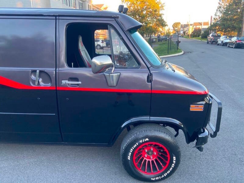 1984 GMC Vandura 43