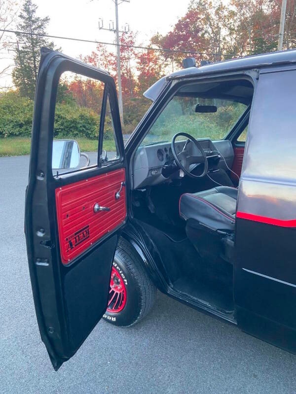 1984 GMC Vandura 46