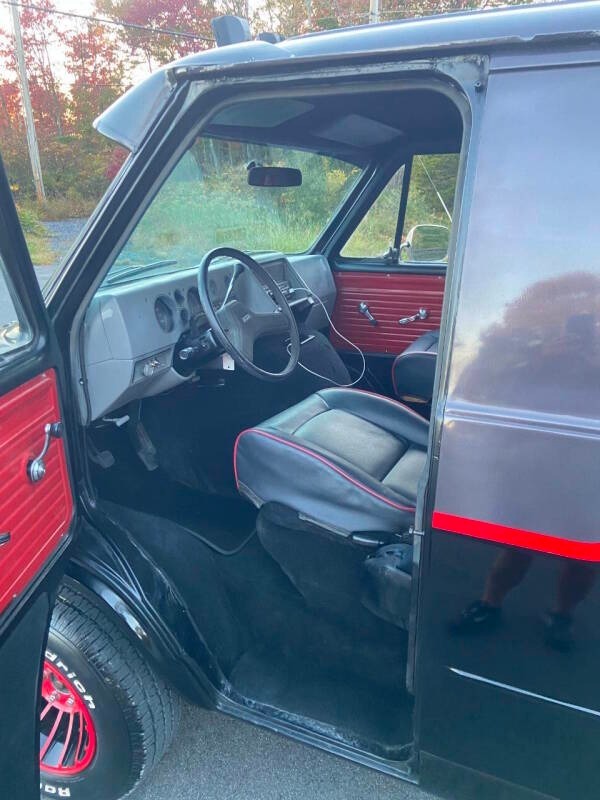 1984 GMC Vandura 48