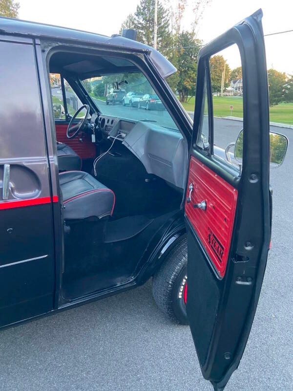 1984 GMC Vandura 54