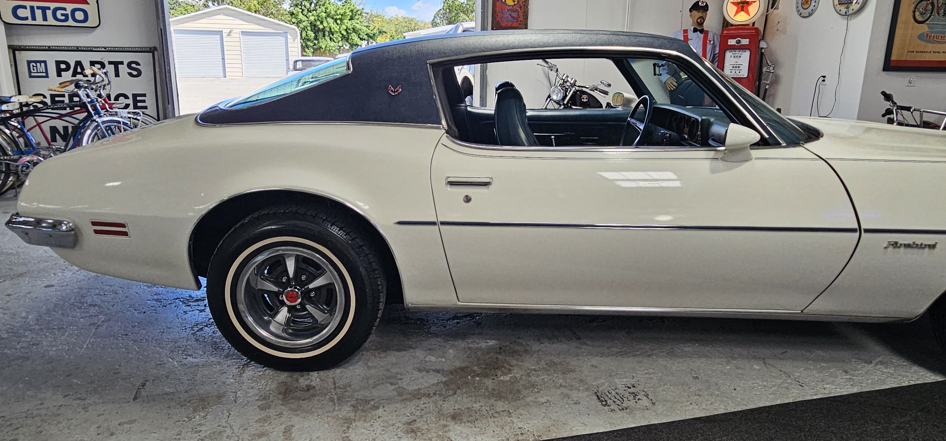 1972 PONTIAC FIREBIRD 32