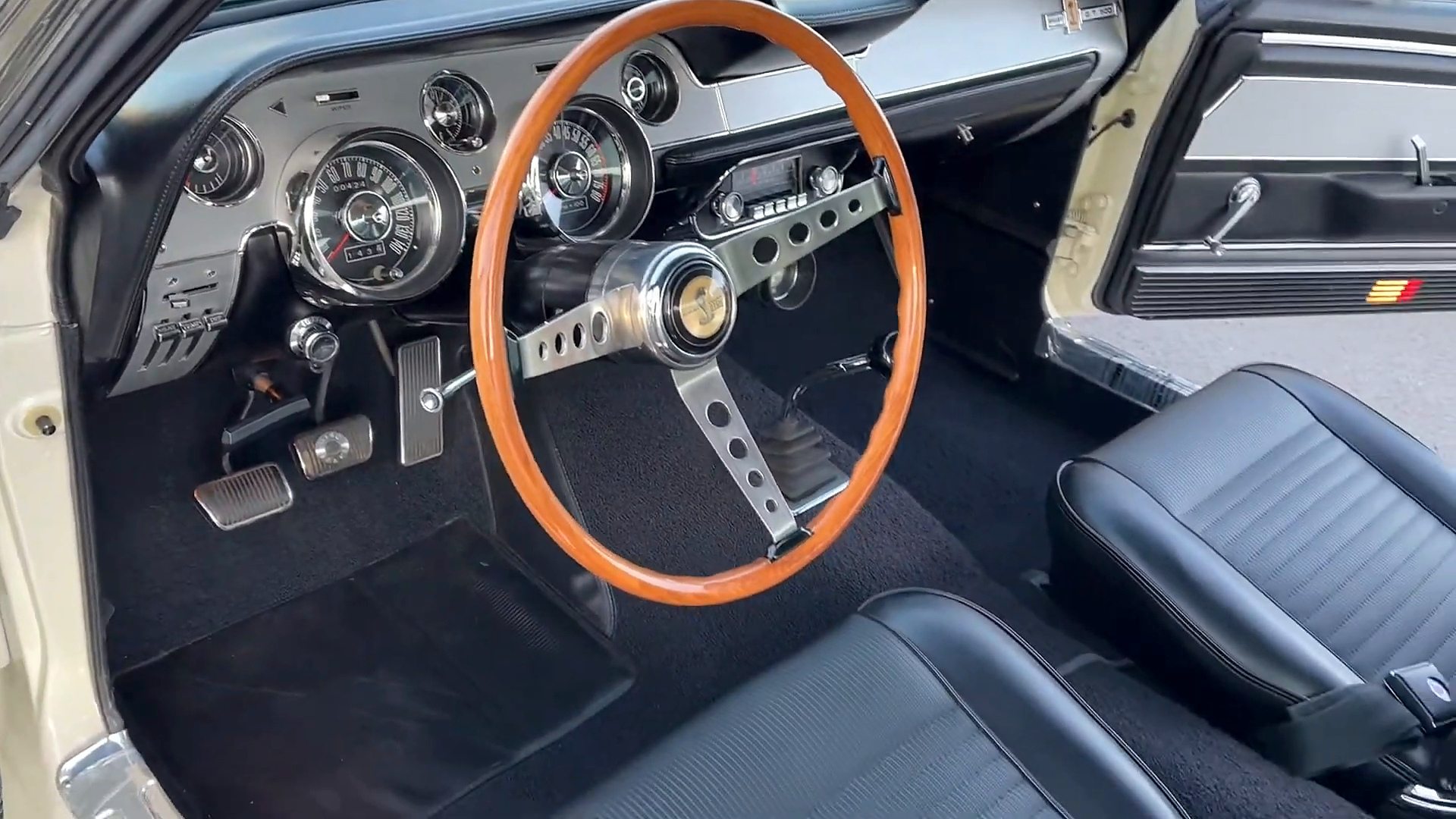 1967 Ford Mustang Shelby 4