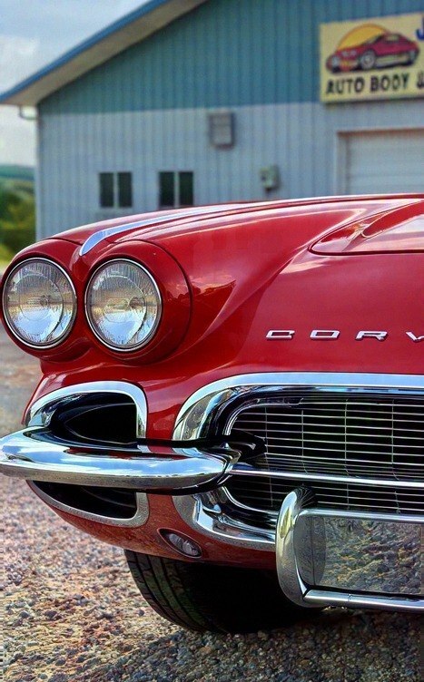 1961 Chevrolet Corvette 2