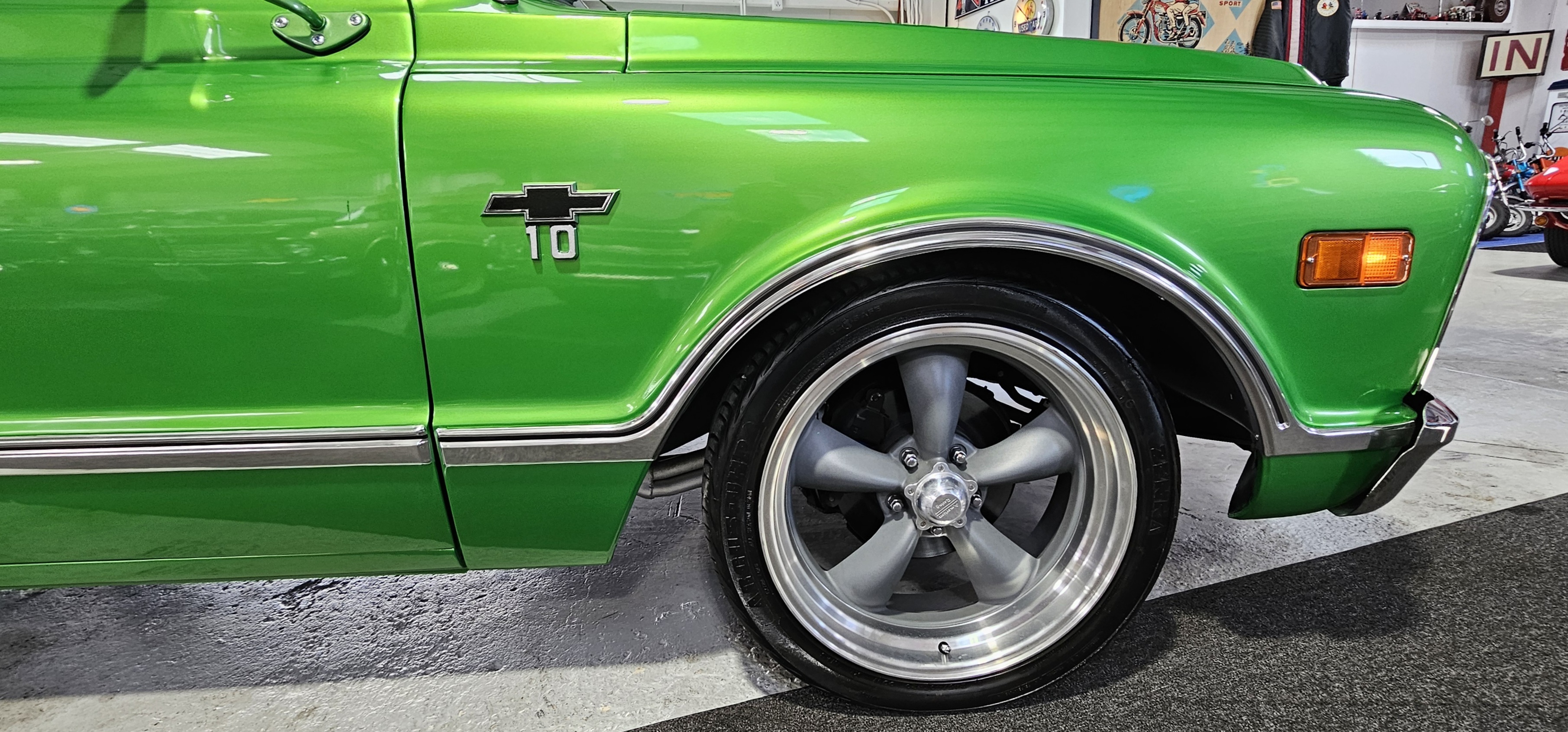 1968 CHEVROLET C-10 TRUCK 40