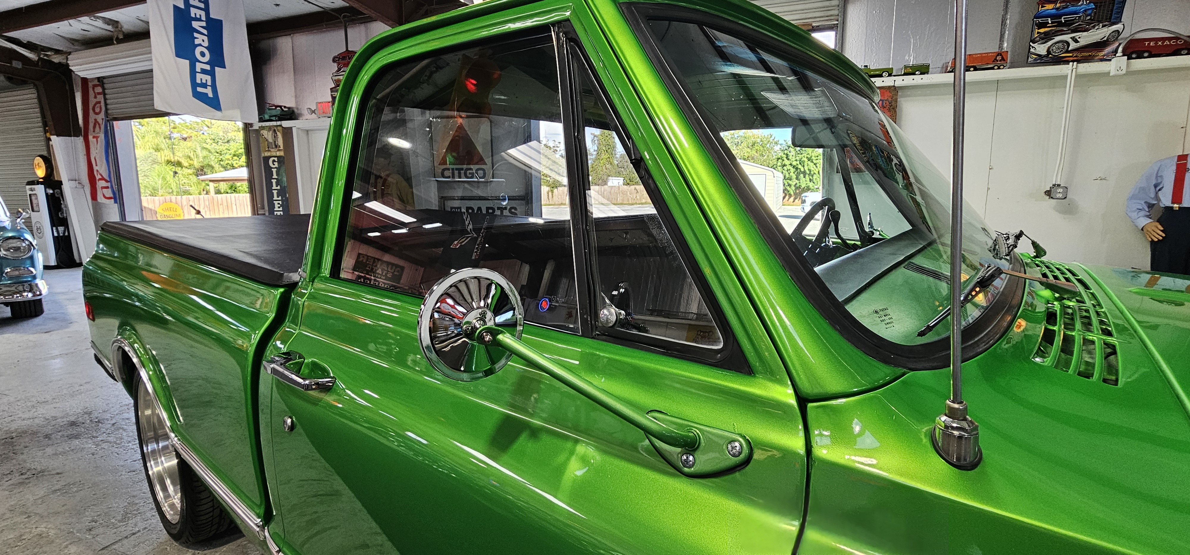 1968 CHEVROLET C-10 TRUCK 44