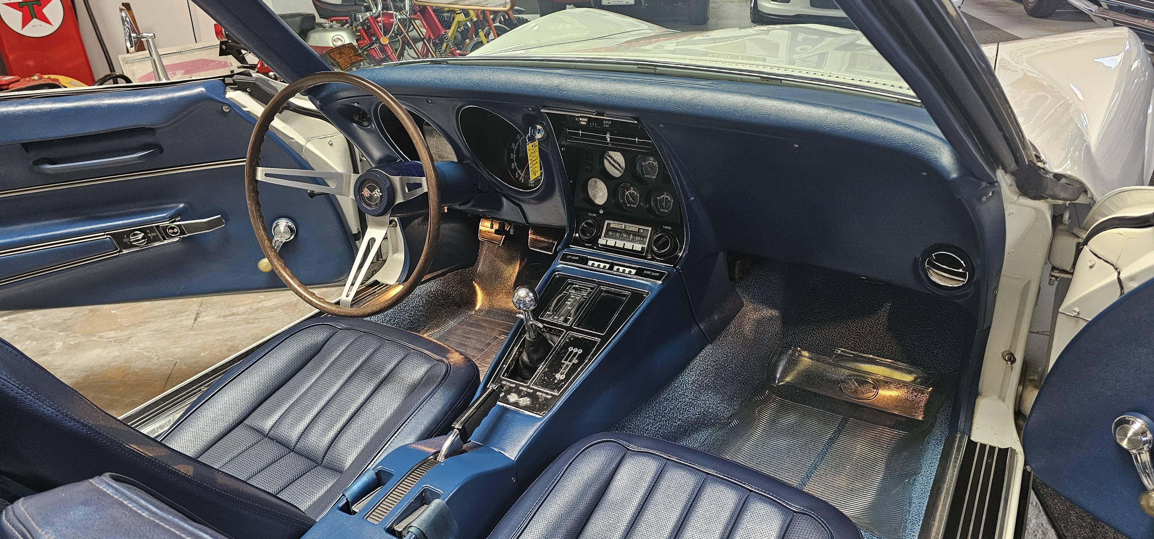 1968 CHEVROLET CORVETTE STINGRAY 52