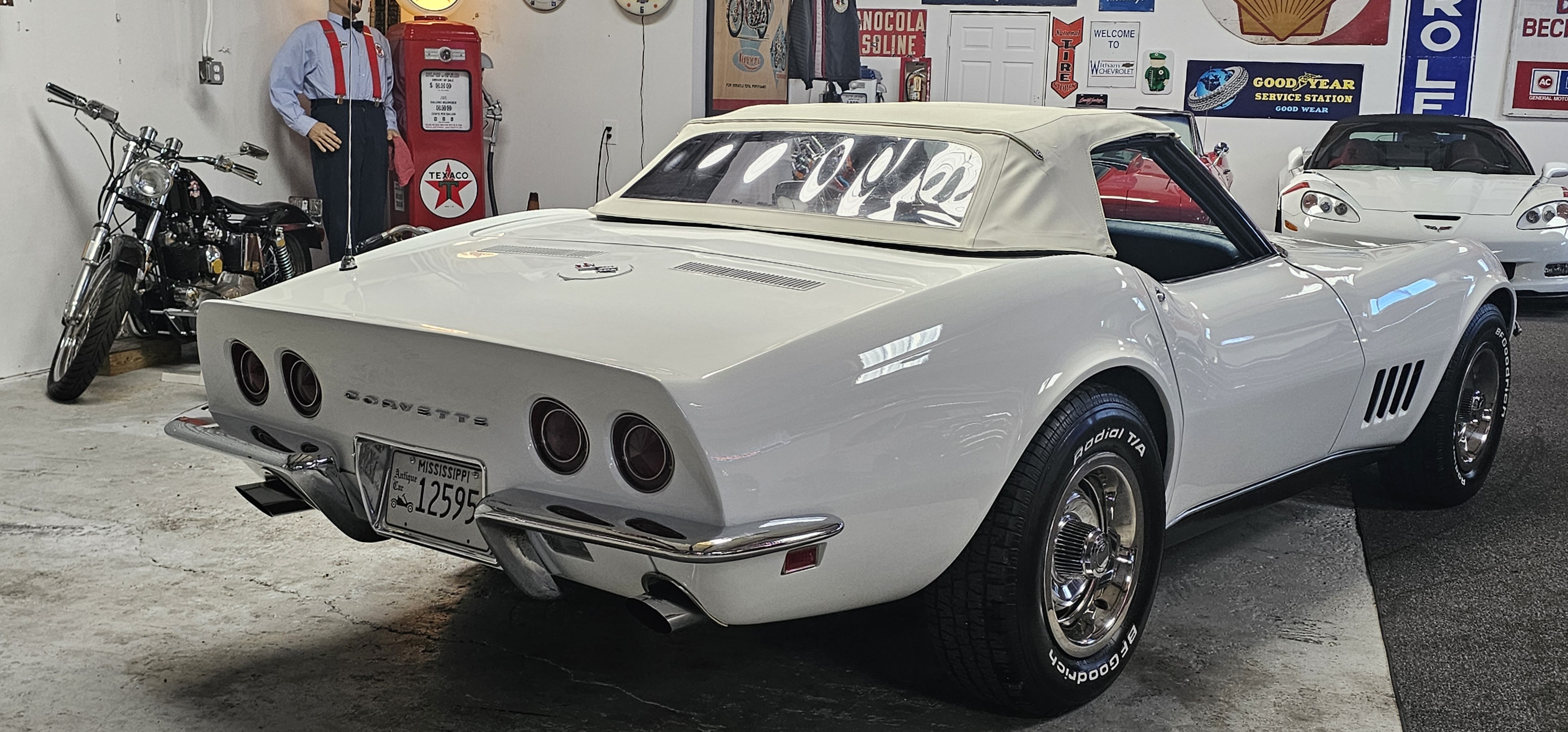 1968 CHEVROLET CORVETTE STINGRAY 72
