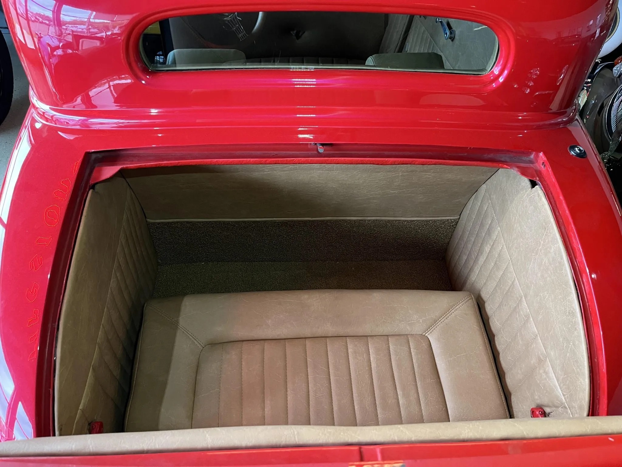 1932 Ford 3 Window 92