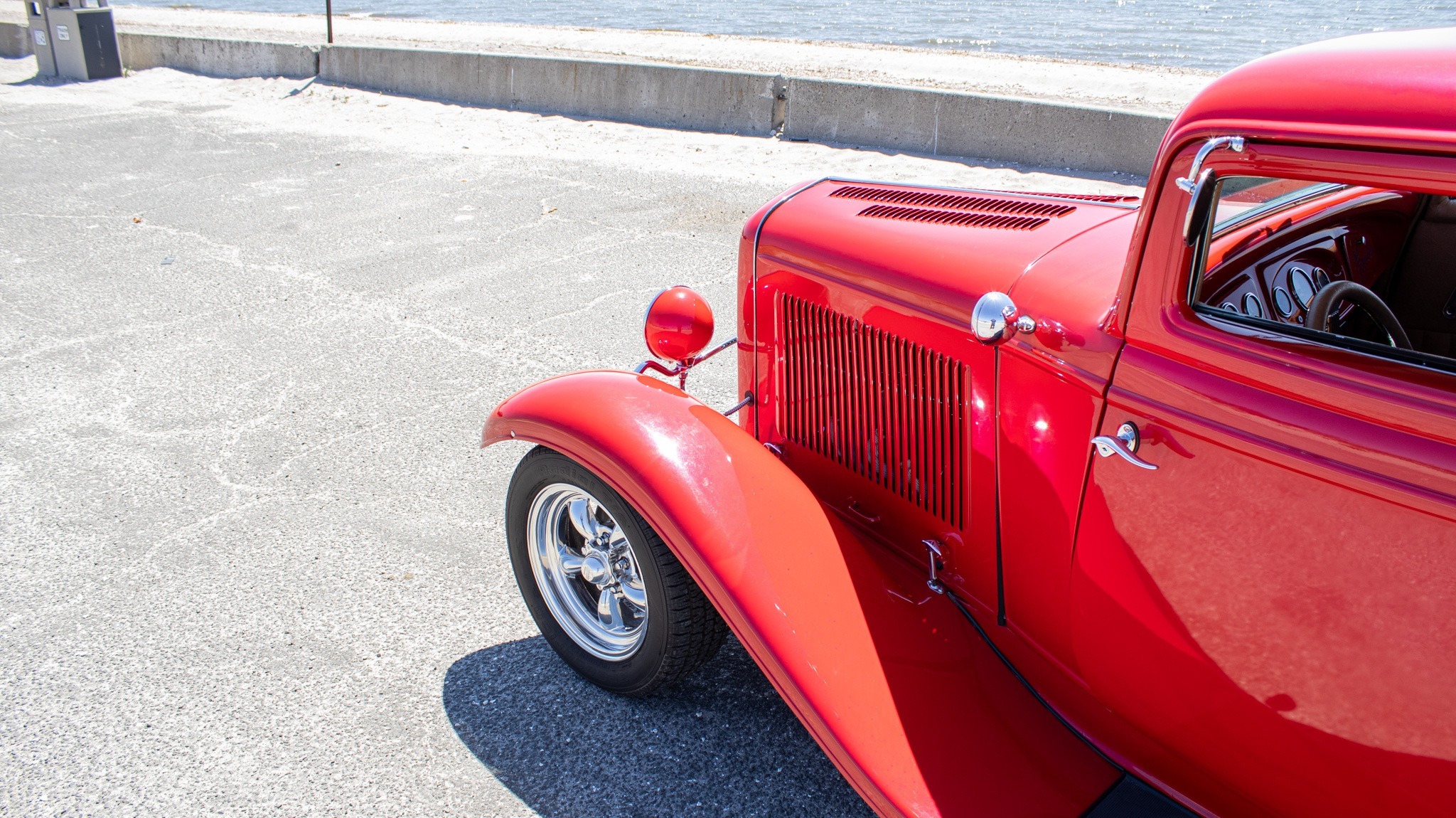 1932 Ford 3 Window 25
