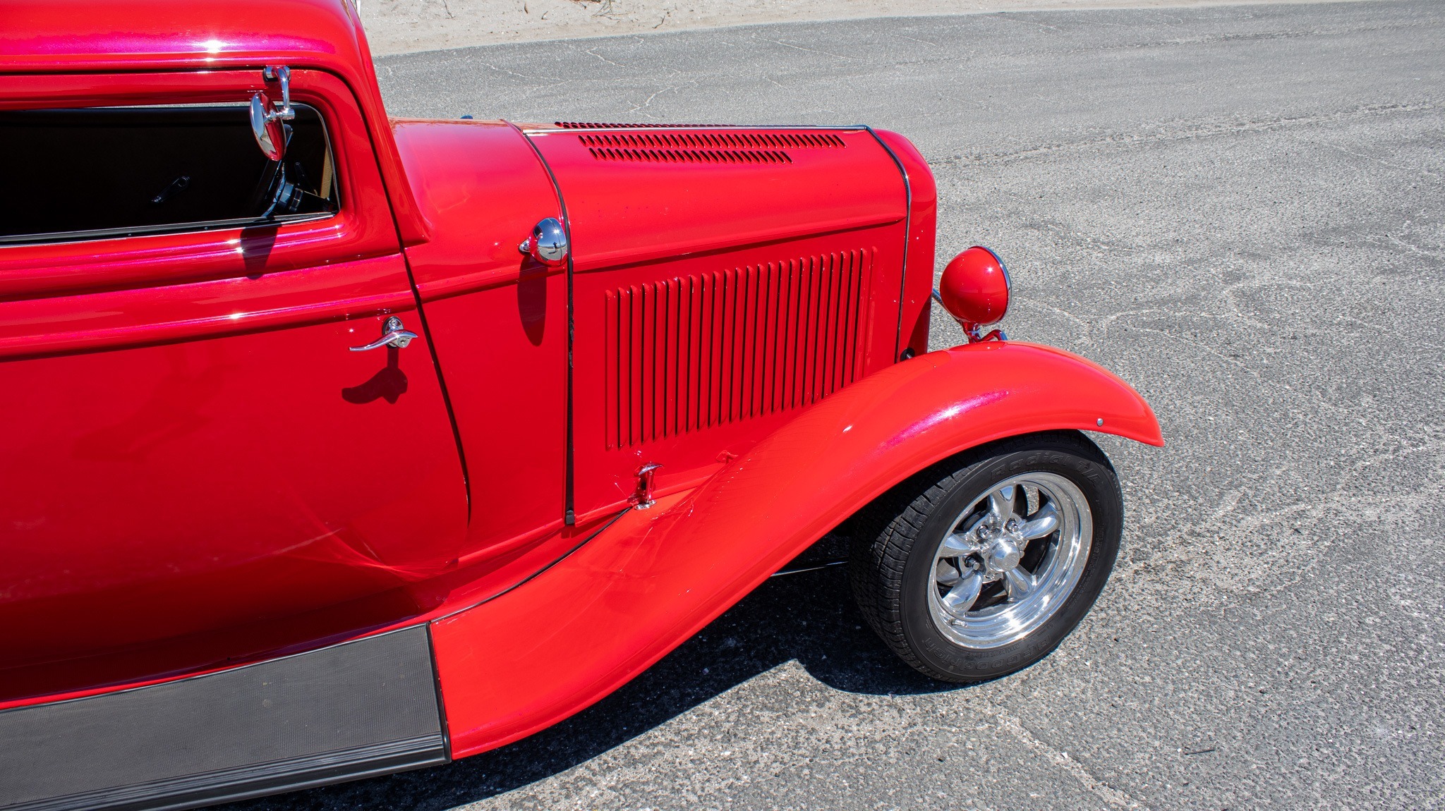 1932 Ford 3 Window 28