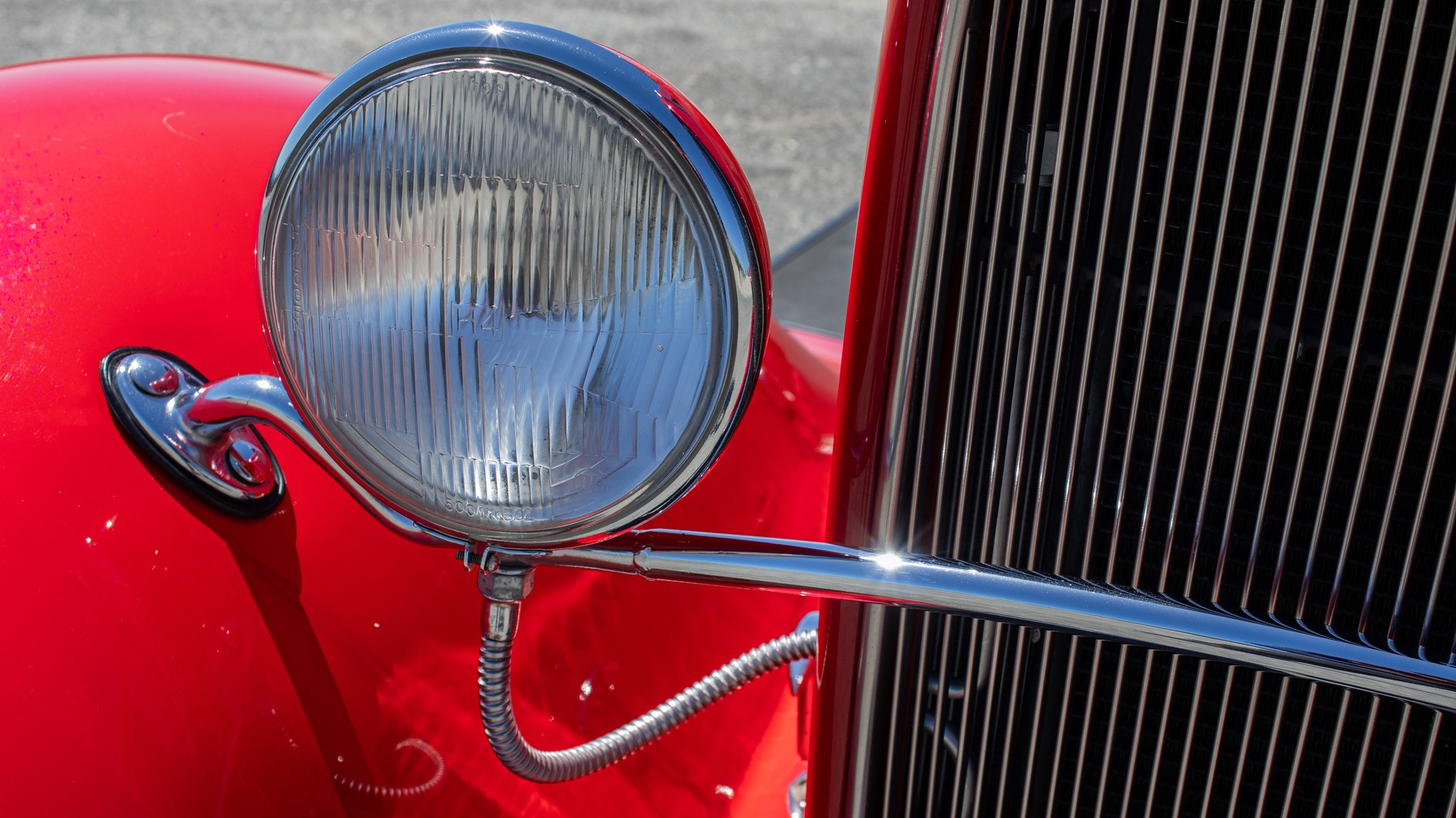 1932 Ford 3 Window 53