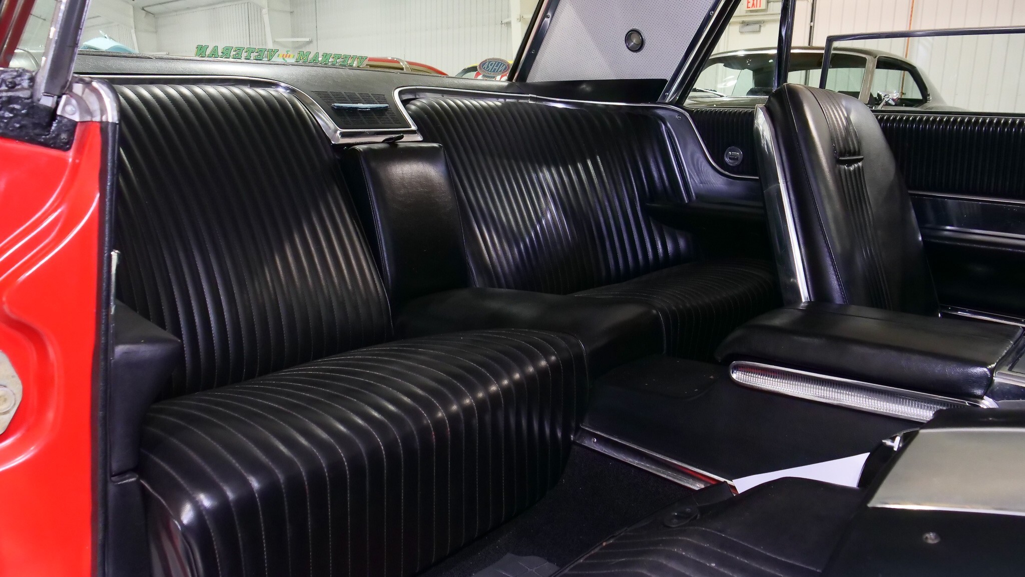 1964 Ford Thunderbird 19