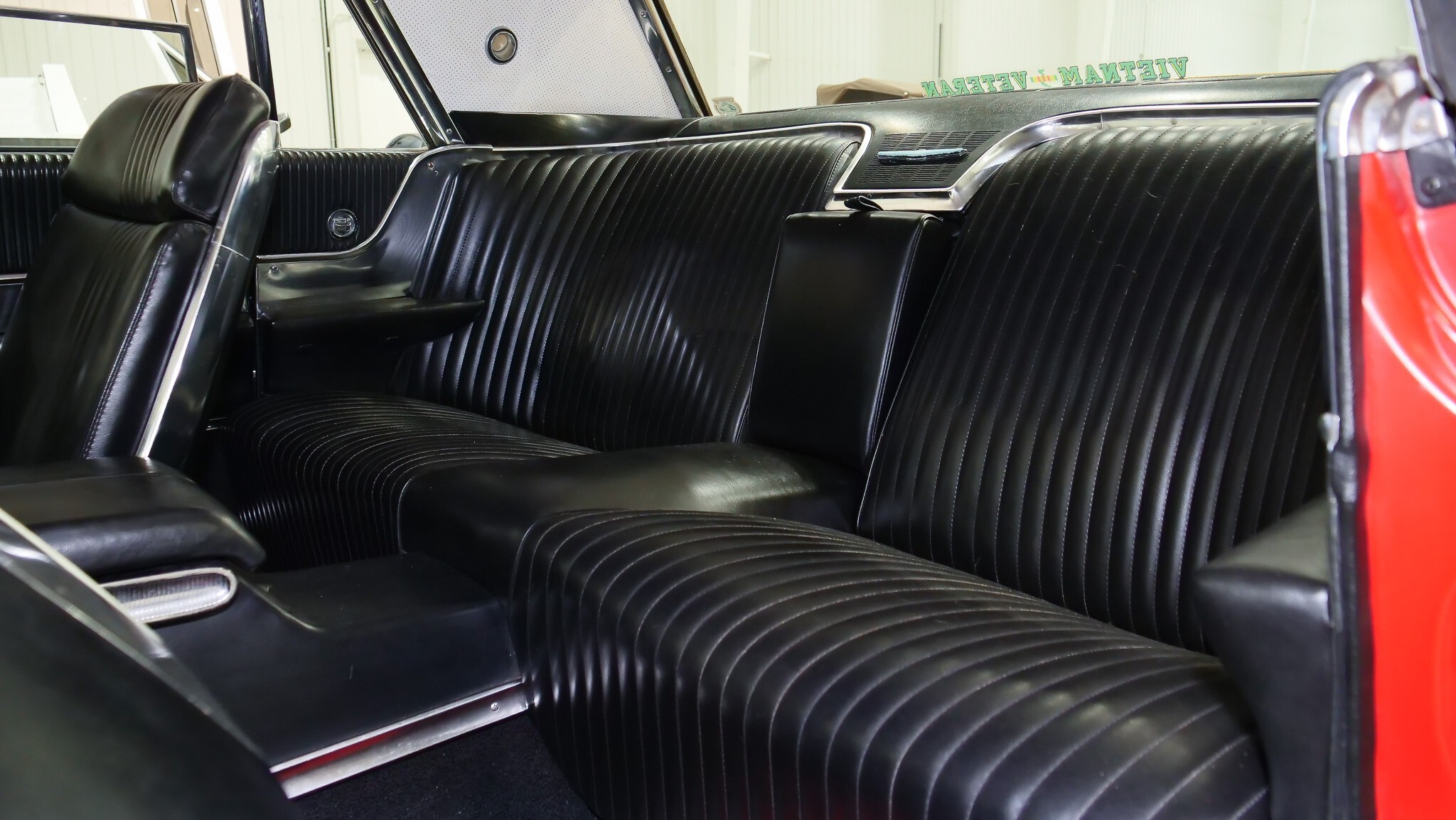 1964 Ford Thunderbird 18