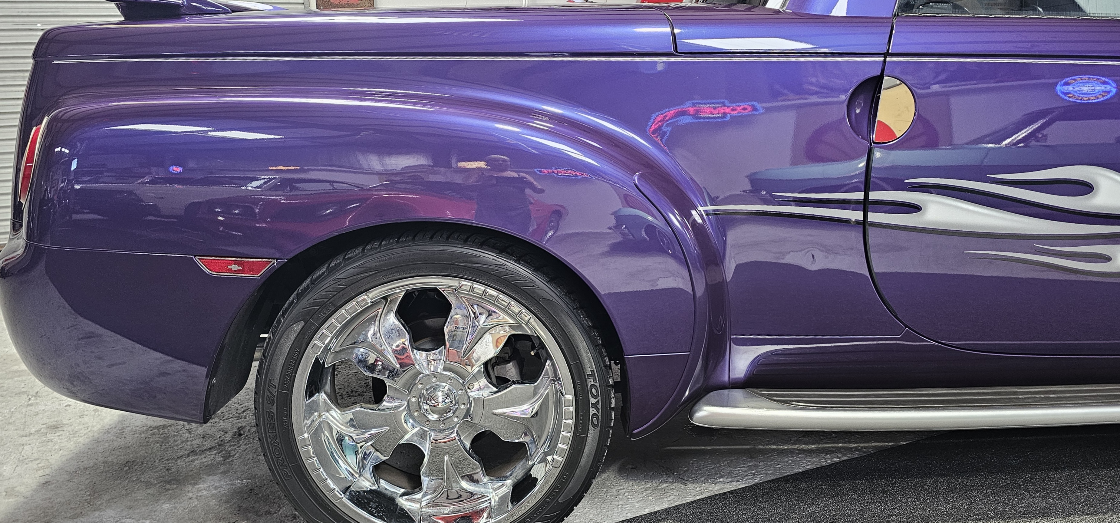 2004 CHEVROLET SSR SUPER SPORT 30