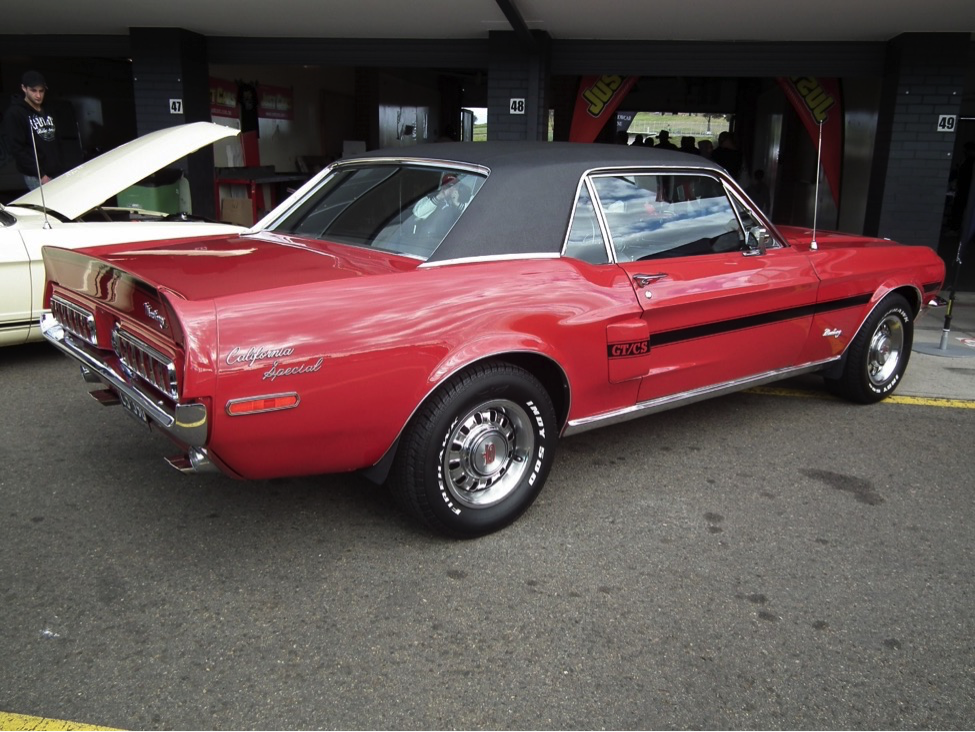 red-mustang